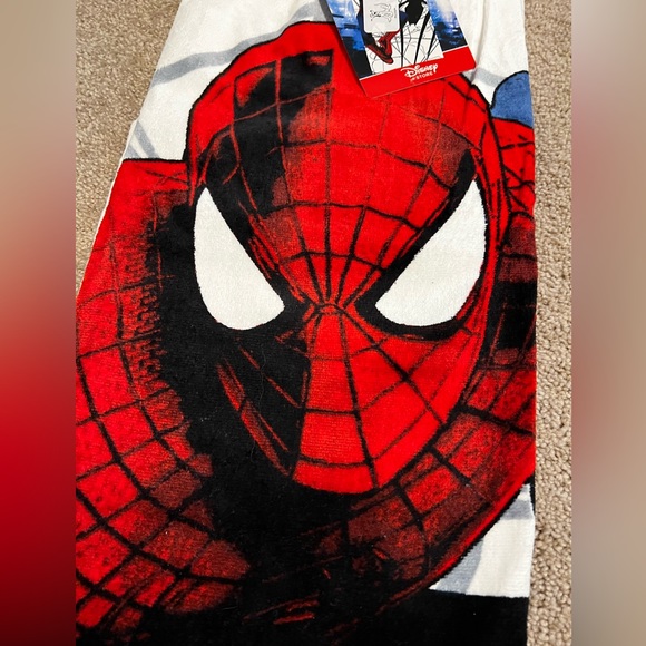 Brand new Disney Beach Towel! Spider-Man - Picture 4 of 4